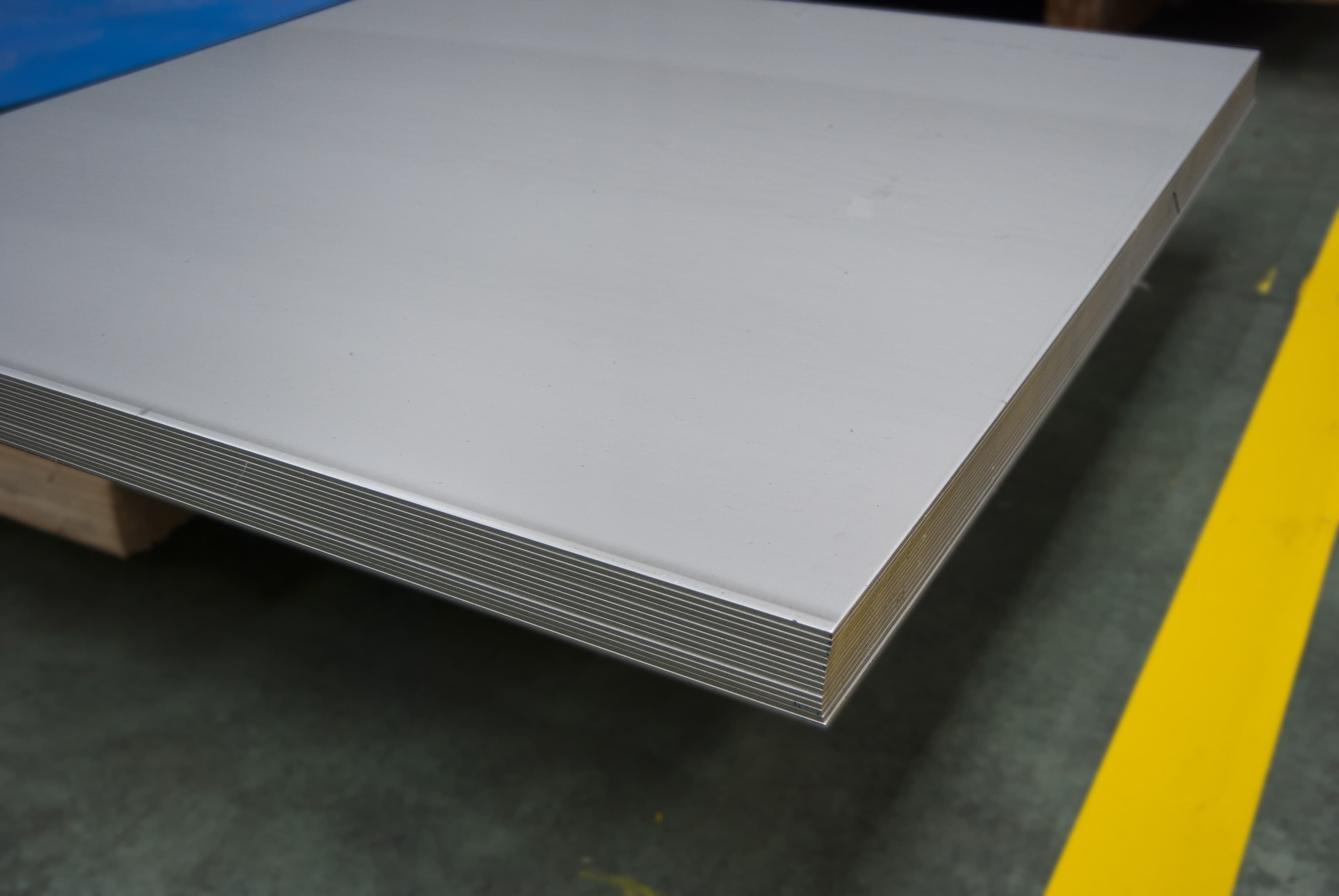 Thickness 12mm ST44_3 auto steel plate supply in China